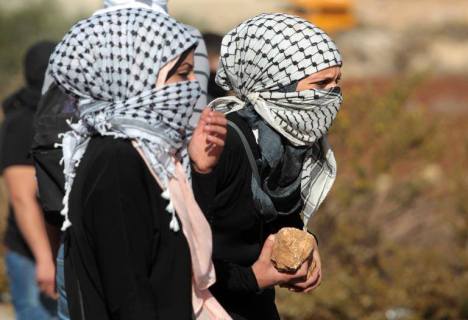 9512_10152053685394456_1986135247_n