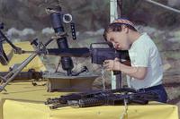 israeli_gun_child_3