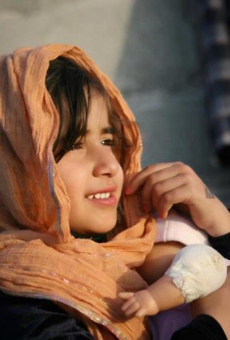 522069_571476692875941_394662755_n